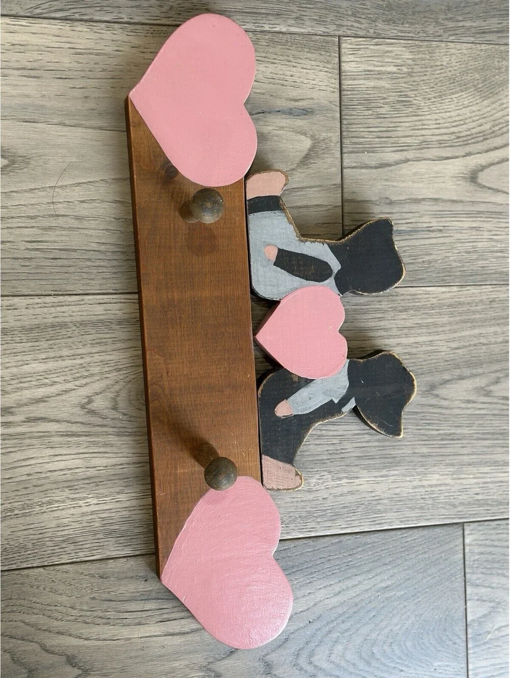 Vintage 1980s/1990s Country Folk Art Wooden Wall Peg Rack Hand Painted Folk Art